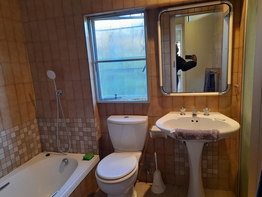 To Let 2 Bedroom Property for Rent in Glen Austin Gauteng