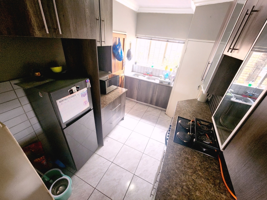 5 Bedroom Property for Sale in The Reeds Gauteng