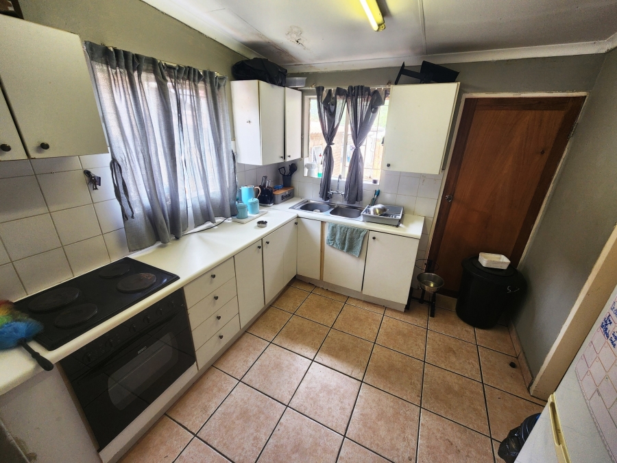 5 Bedroom Property for Sale in The Reeds Gauteng