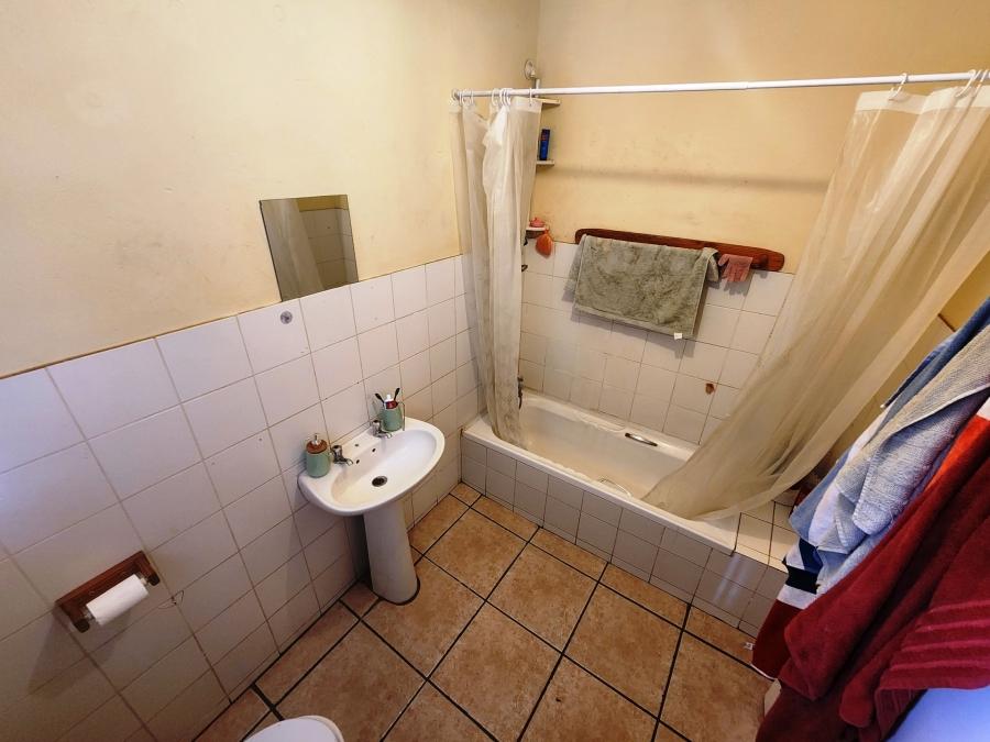 5 Bedroom Property for Sale in The Reeds Gauteng