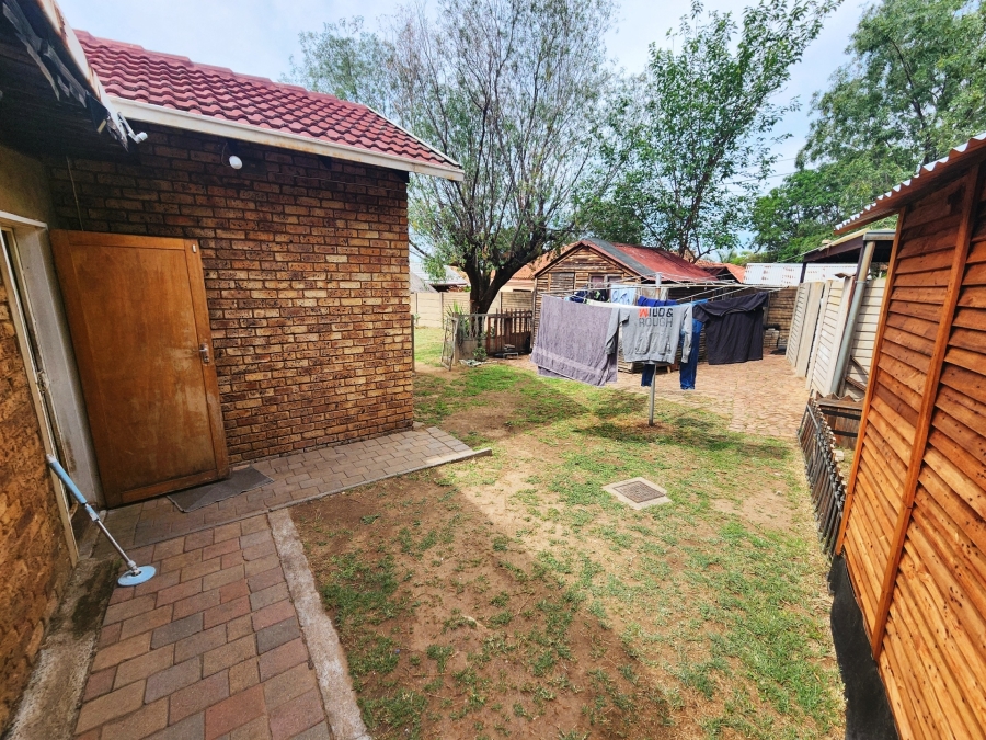 5 Bedroom Property for Sale in The Reeds Gauteng