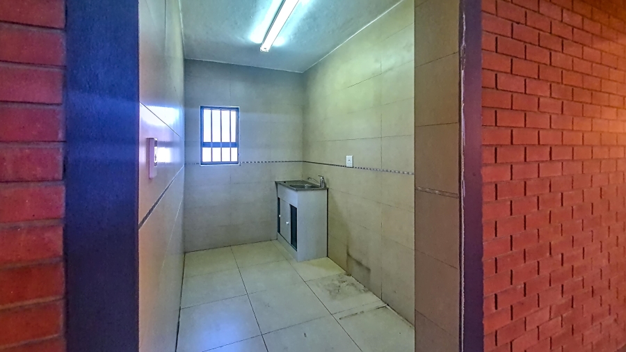 To Let Commercial Property for Rent in Sunderland Ridge Gauteng