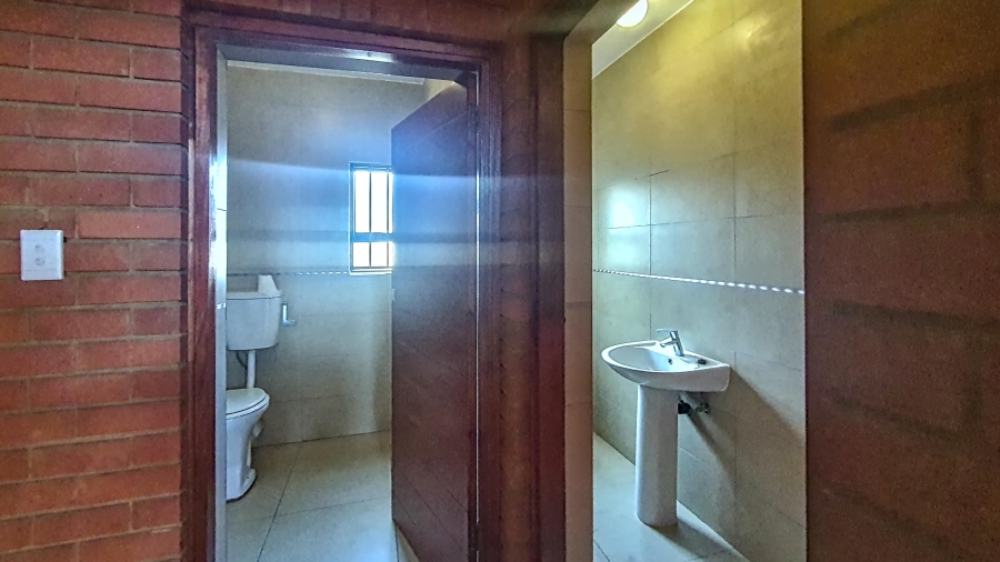 To Let Commercial Property for Rent in Sunderland Ridge Gauteng