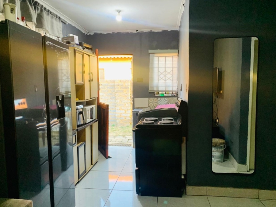 2 Bedroom Property for Sale in Golden Gardens Gauteng