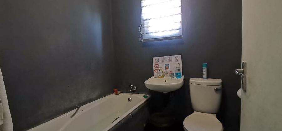 2 Bedroom Property for Sale in Golden Gardens Gauteng