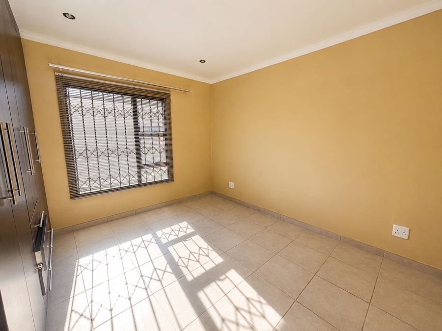 3 Bedroom Property for Sale in Rothdene Gauteng