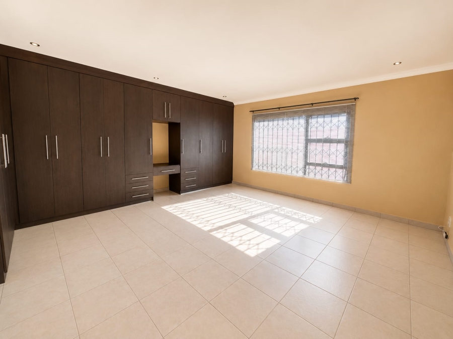 3 Bedroom Property for Sale in Rothdene Gauteng