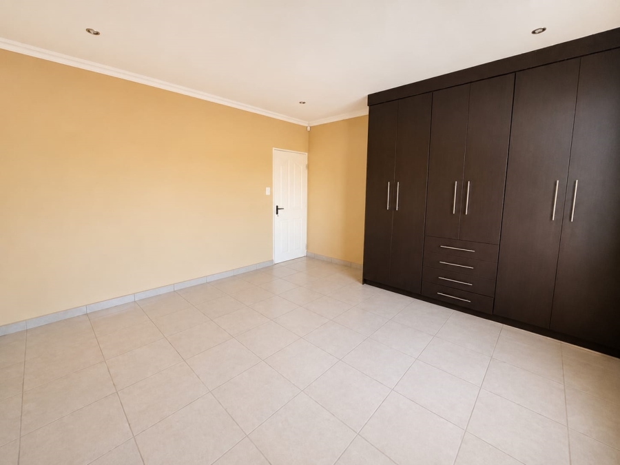 3 Bedroom Property for Sale in Rothdene Gauteng