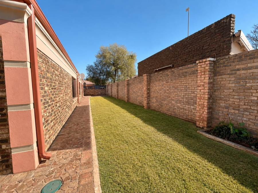 3 Bedroom Property for Sale in Rothdene Gauteng
