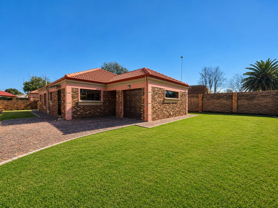 3 Bedroom Property for Sale in Rothdene Gauteng
