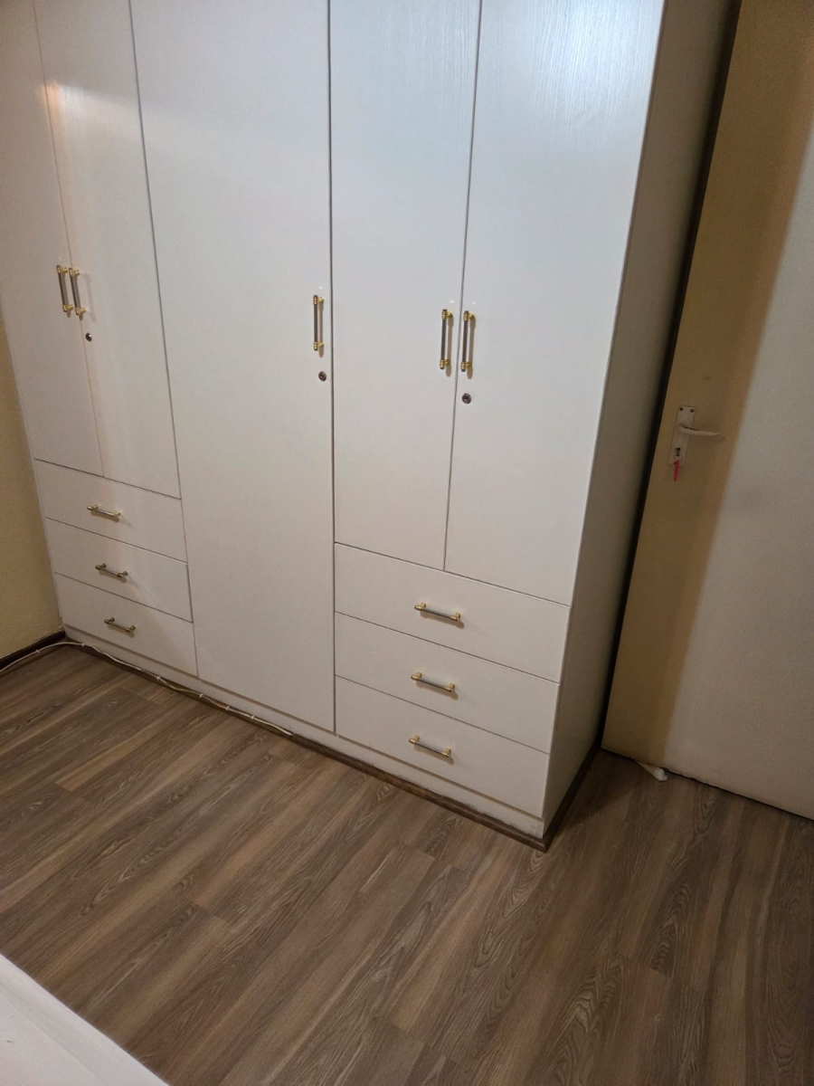 2 Bedroom Property for Sale in Groenkloof Gauteng