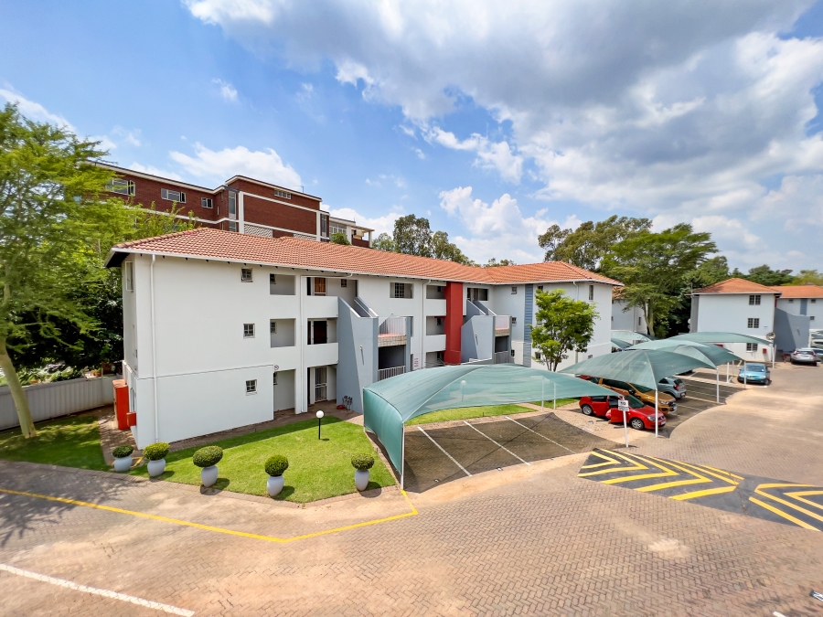 2 Bedroom Property for Sale in Groenkloof Gauteng