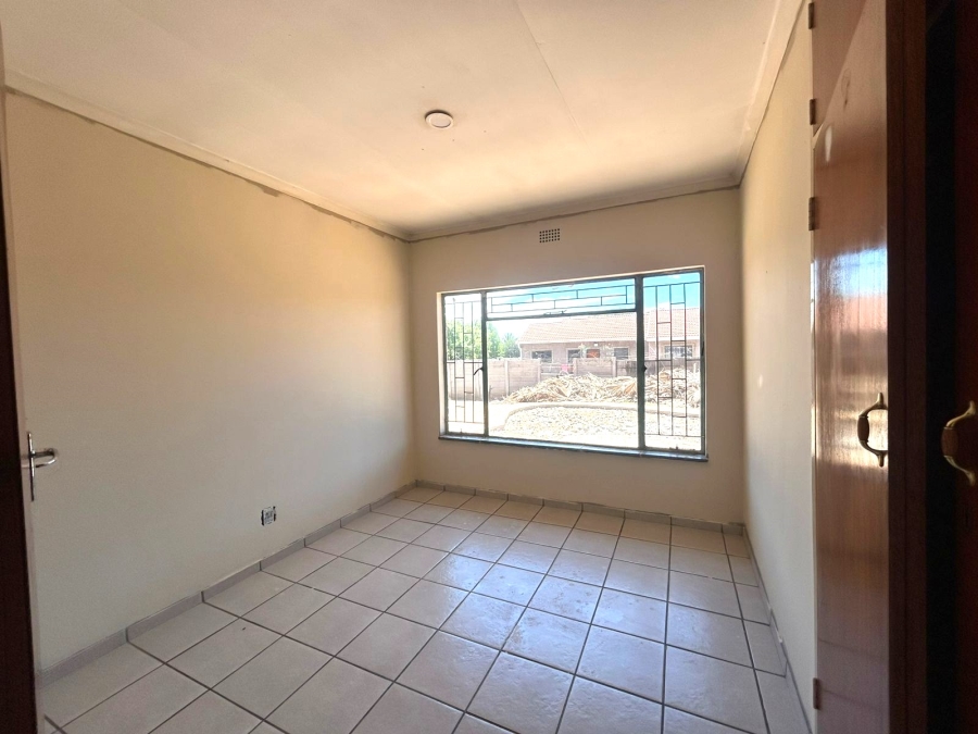 To Let 4 Bedroom Property for Rent in Vanderbijlpark CE 3 Gauteng
