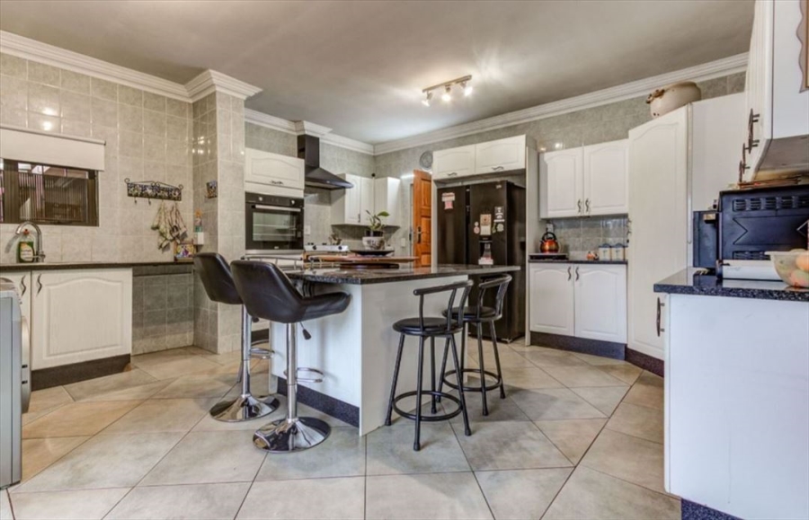 3 Bedroom Property for Sale in Birchleigh Gauteng