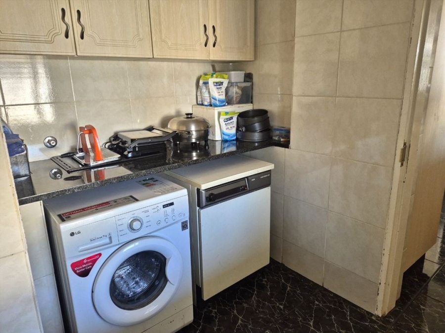 3 Bedroom Property for Sale in Van Riebeeck Park Gauteng