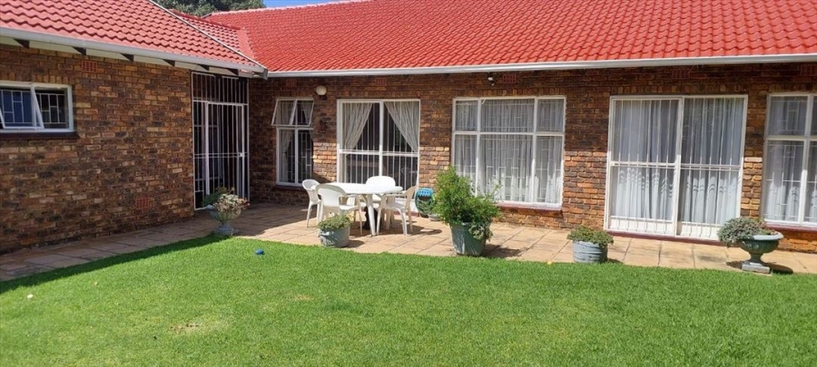 3 Bedroom Property for Sale in Birchleigh Gauteng