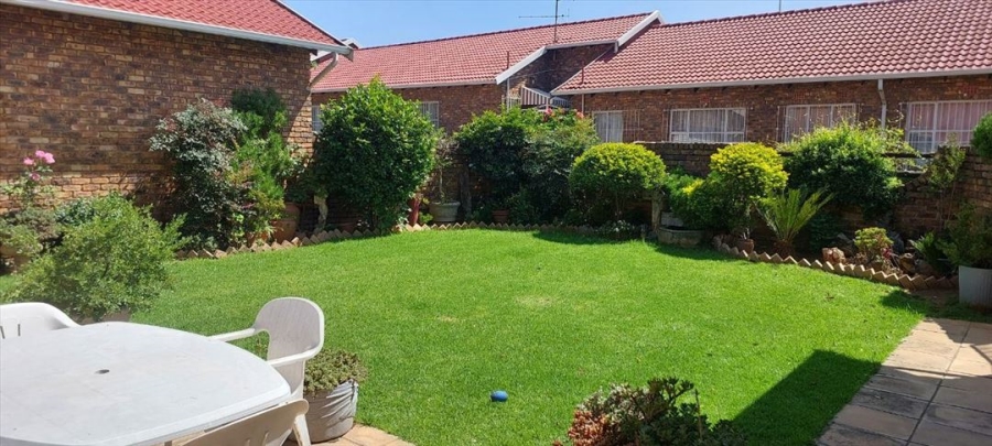 3 Bedroom Property for Sale in Birchleigh Gauteng
