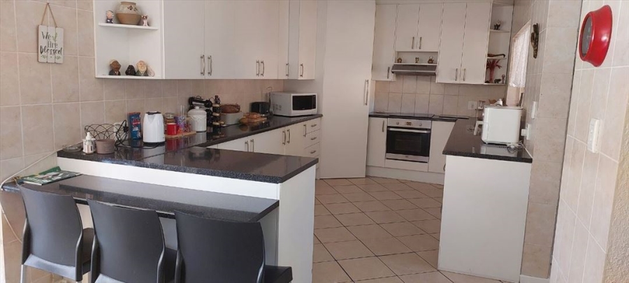 3 Bedroom Property for Sale in Birchleigh Gauteng
