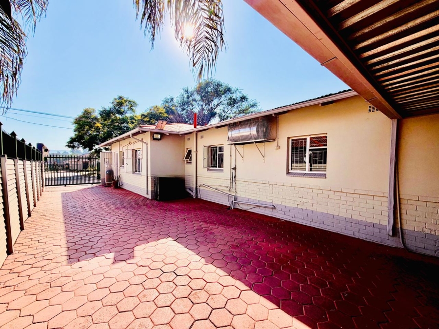 5 Bedroom Property for Sale in Capital Park Gauteng