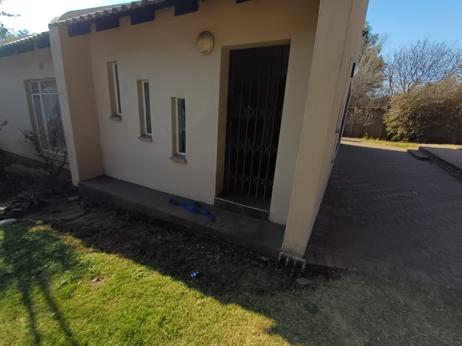 4 Bedroom Property for Sale in Flora Gardens Gauteng