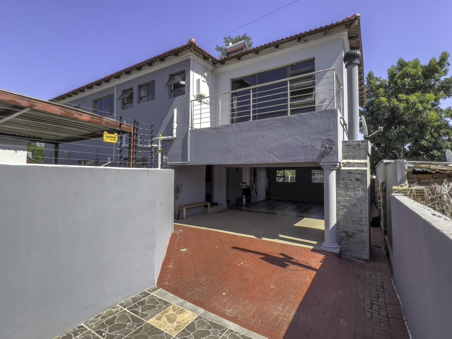 To Let 4 Bedroom Property for Rent in Chloorkop Gauteng