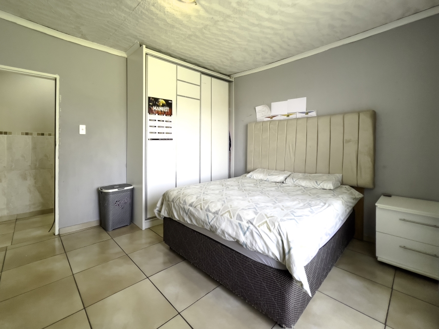 To Let 4 Bedroom Property for Rent in Chloorkop Gauteng