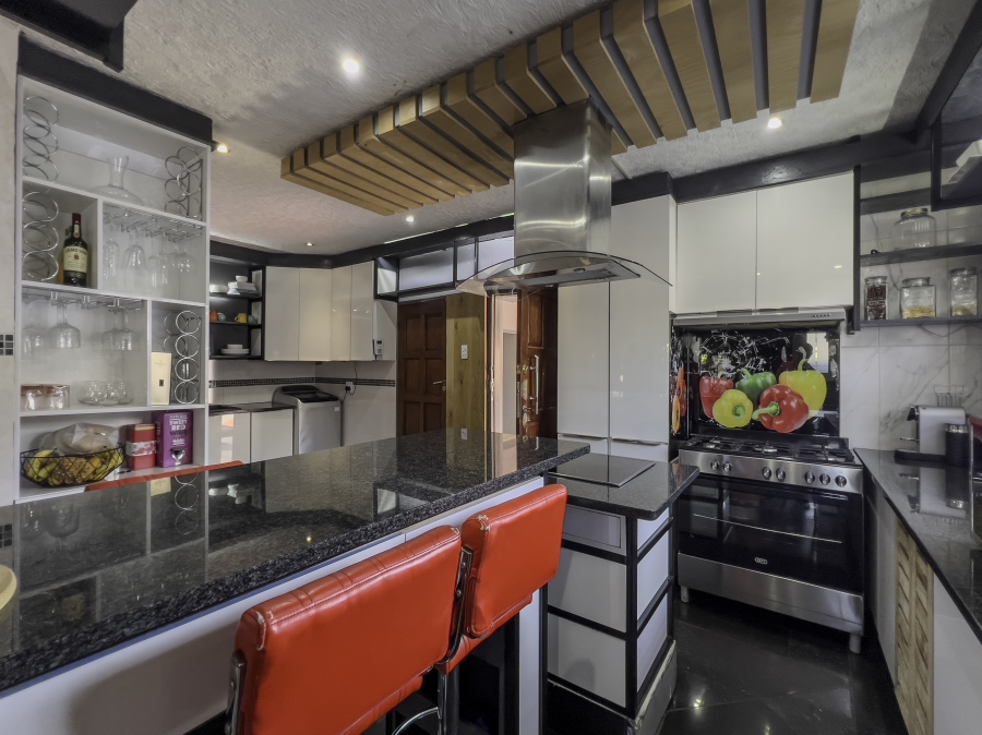 To Let 4 Bedroom Property for Rent in Chloorkop Gauteng