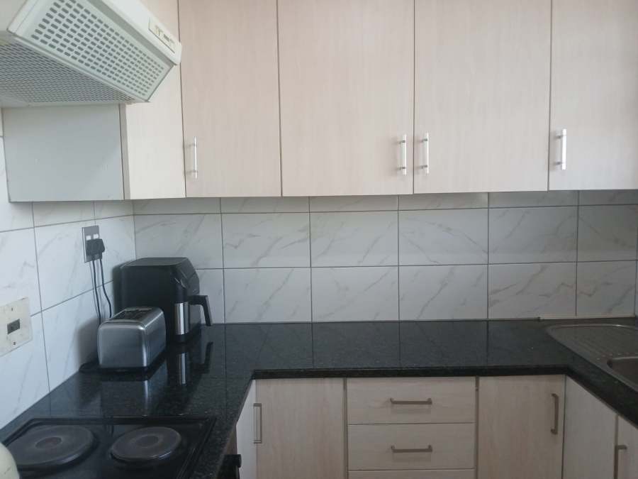 To Let 3 Bedroom Property for Rent in Bedford Gardens Gauteng