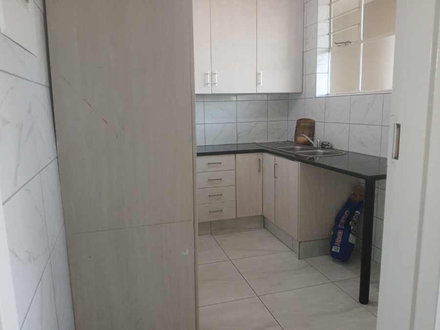 To Let 3 Bedroom Property for Rent in Bedford Gardens Gauteng