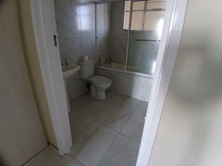 To Let 3 Bedroom Property for Rent in Bedford Gardens Gauteng