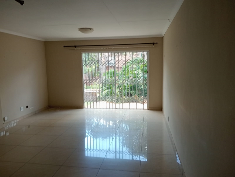 2 Bedroom Property for Sale in Die Hoewes Gauteng