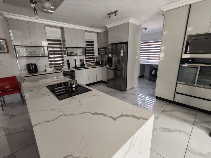 4 Bedroom Property for Sale in Magaliesberg Country Estate Gauteng