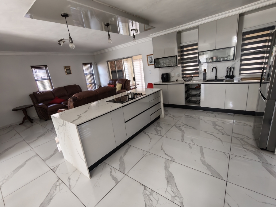 4 Bedroom Property for Sale in Magaliesberg Country Estate Gauteng