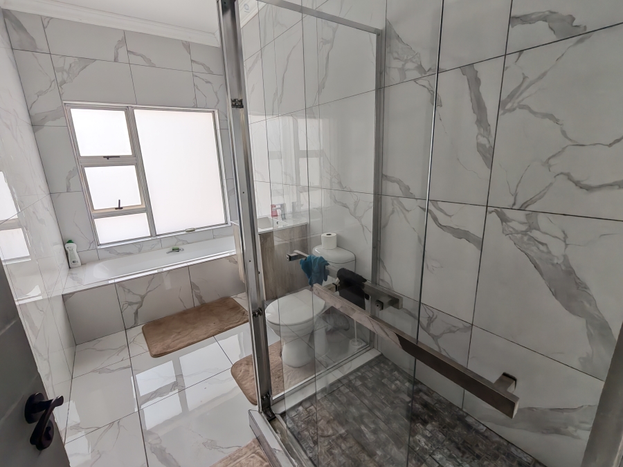 4 Bedroom Property for Sale in Magaliesberg Country Estate Gauteng