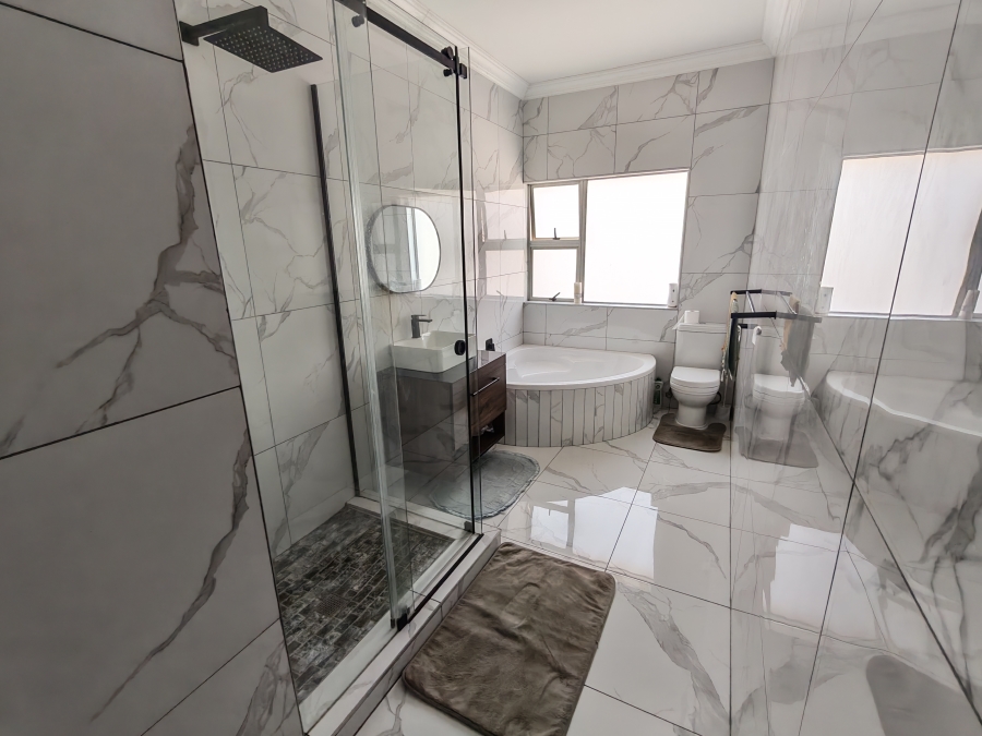 4 Bedroom Property for Sale in Magaliesberg Country Estate Gauteng