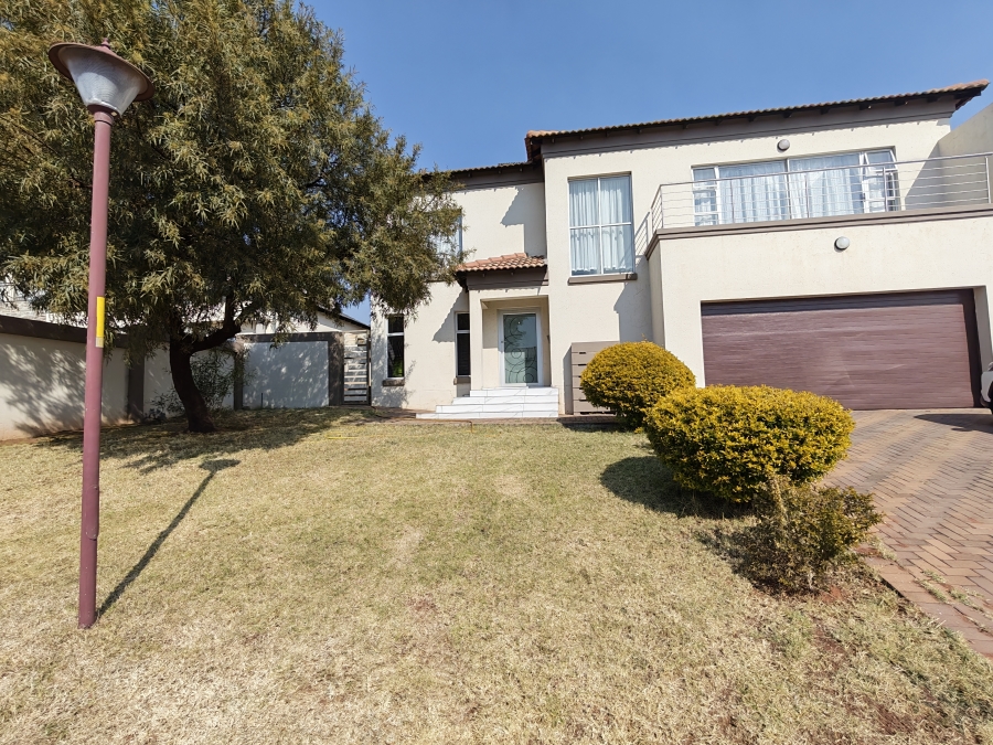 4 Bedroom Property for Sale in Magaliesberg Country Estate Gauteng