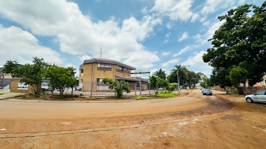 To Let Commercial Property for Rent in Hennopspark Gauteng