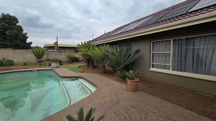 4 Bedroom Property for Sale in Albemarle Gauteng