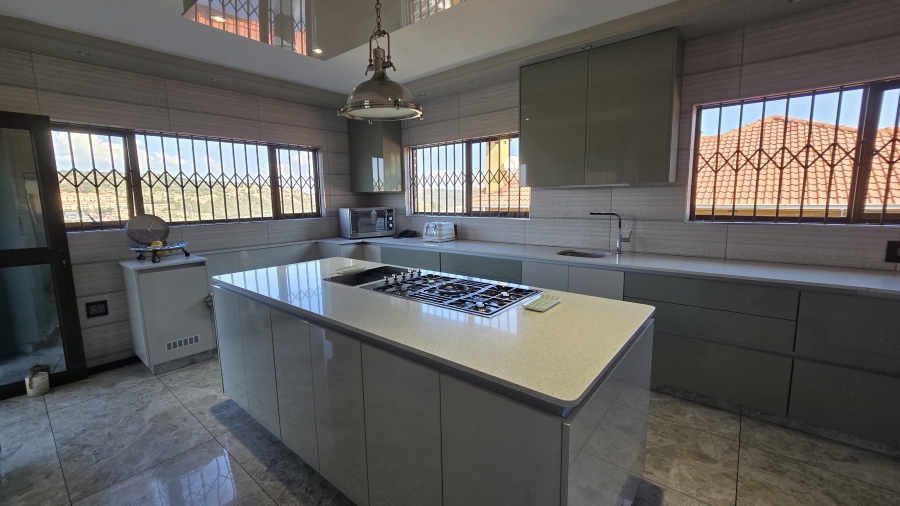 6 Bedroom Property for Sale in Winchester Hills Gauteng