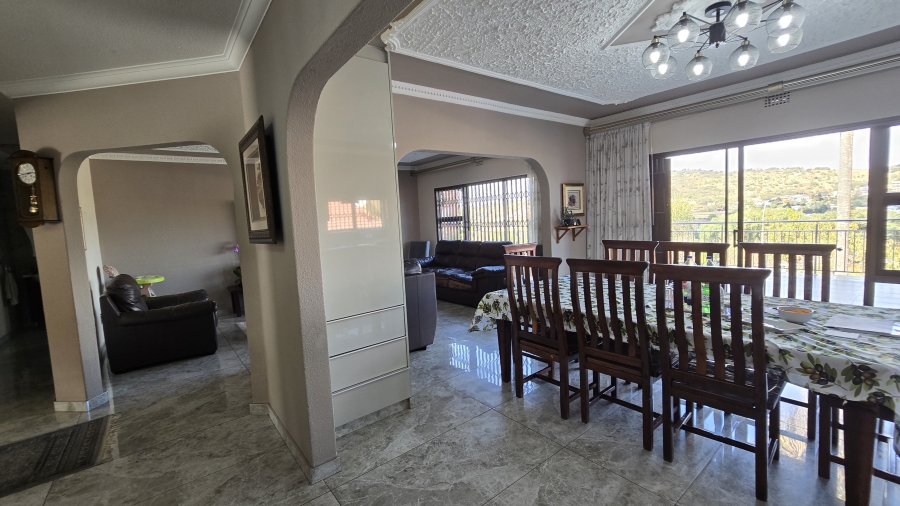 6 Bedroom Property for Sale in Winchester Hills Gauteng