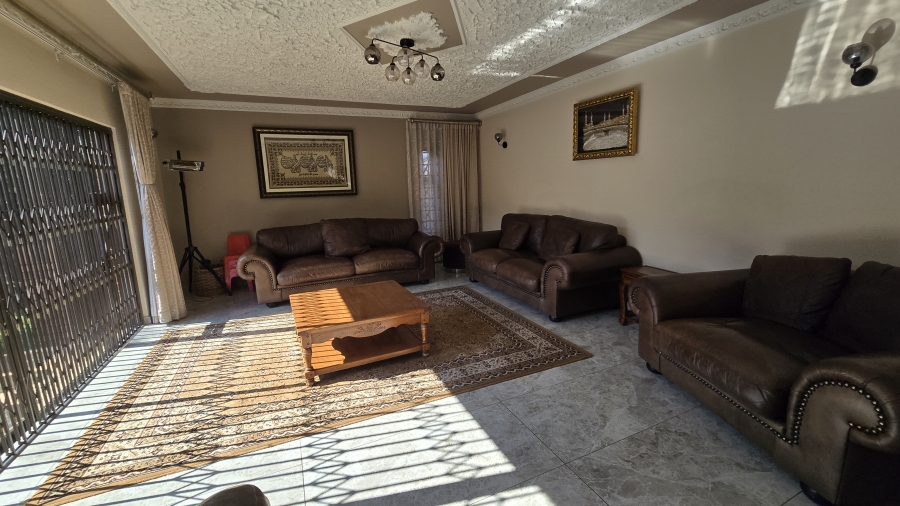 6 Bedroom Property for Sale in Winchester Hills Gauteng