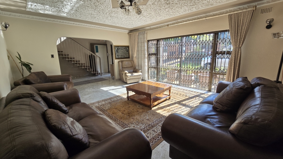 6 Bedroom Property for Sale in Winchester Hills Gauteng