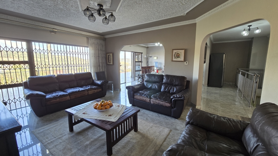 6 Bedroom Property for Sale in Winchester Hills Gauteng