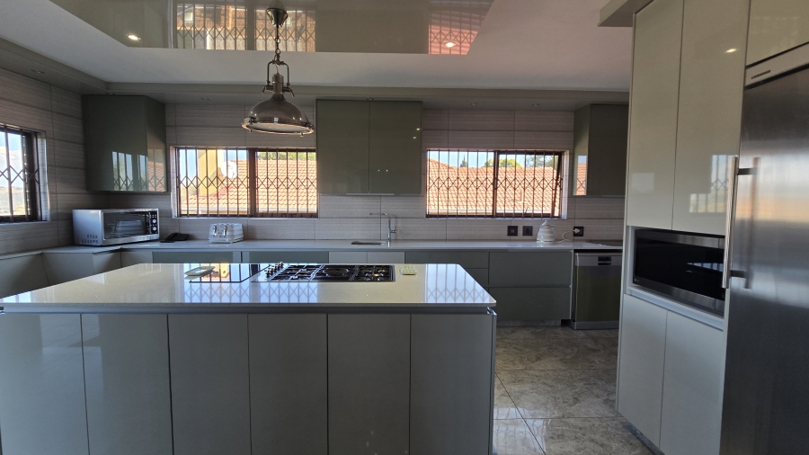6 Bedroom Property for Sale in Winchester Hills Gauteng
