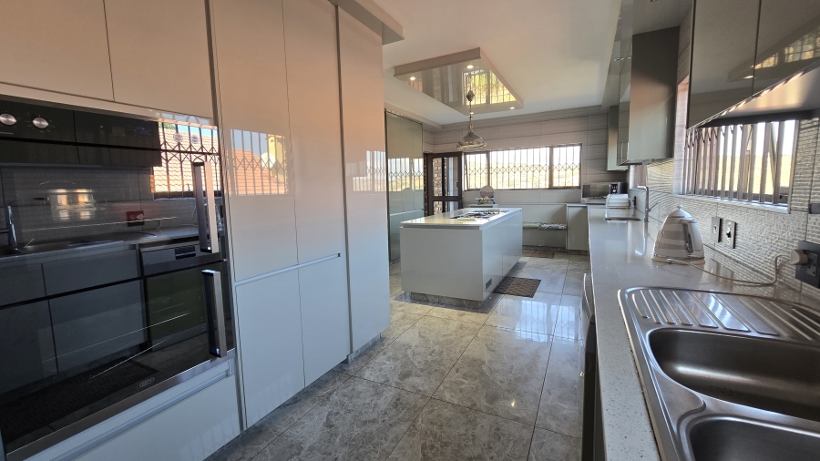 6 Bedroom Property for Sale in Winchester Hills Gauteng