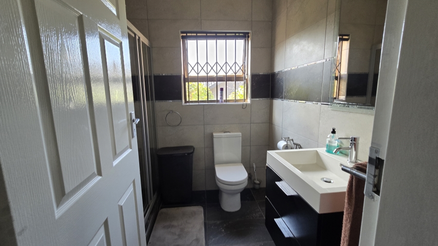 6 Bedroom Property for Sale in Winchester Hills Gauteng
