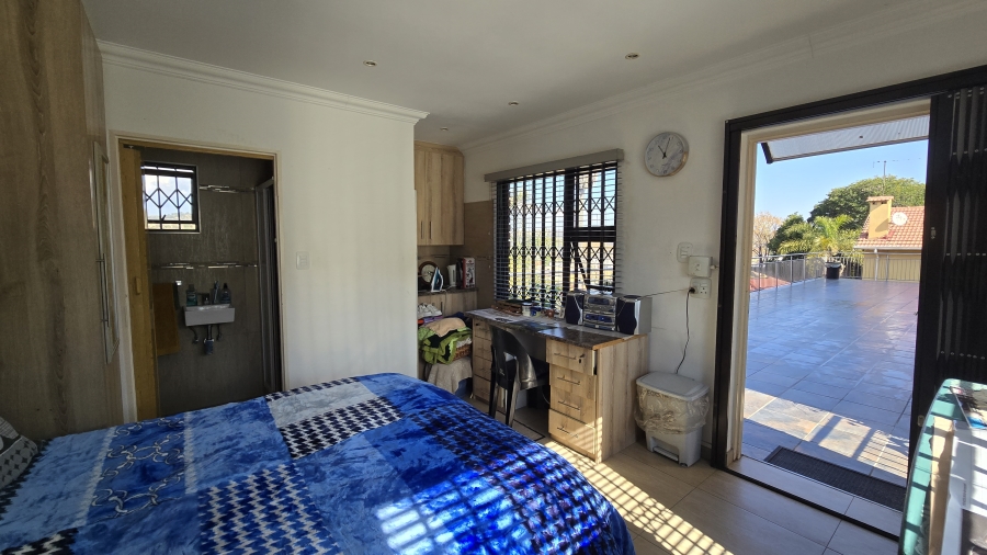 6 Bedroom Property for Sale in Winchester Hills Gauteng