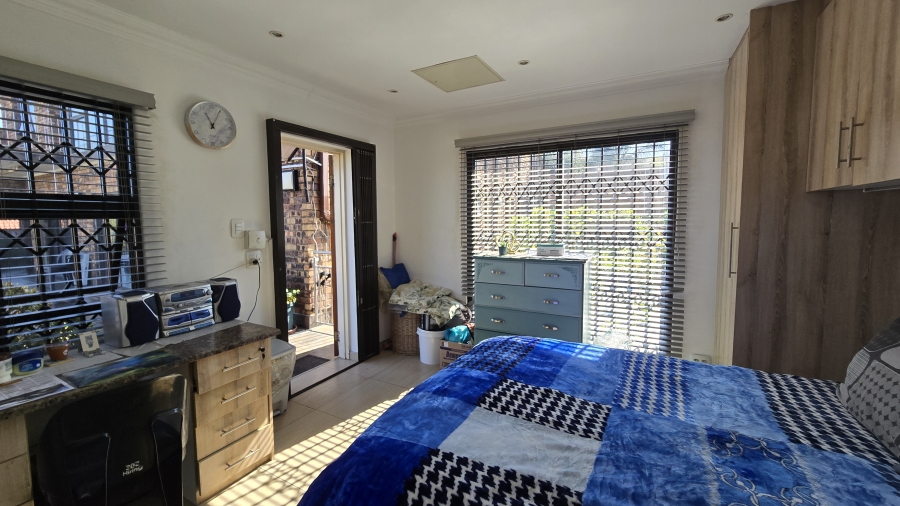 6 Bedroom Property for Sale in Winchester Hills Gauteng