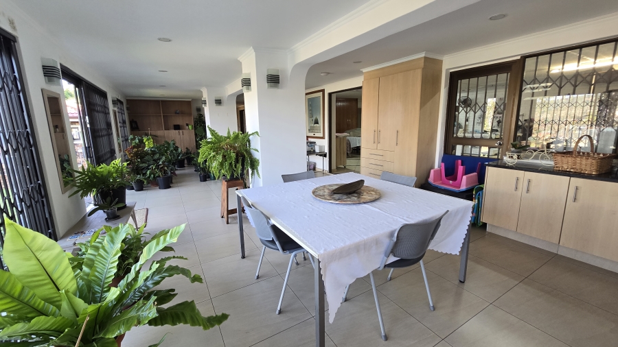 6 Bedroom Property for Sale in Winchester Hills Gauteng