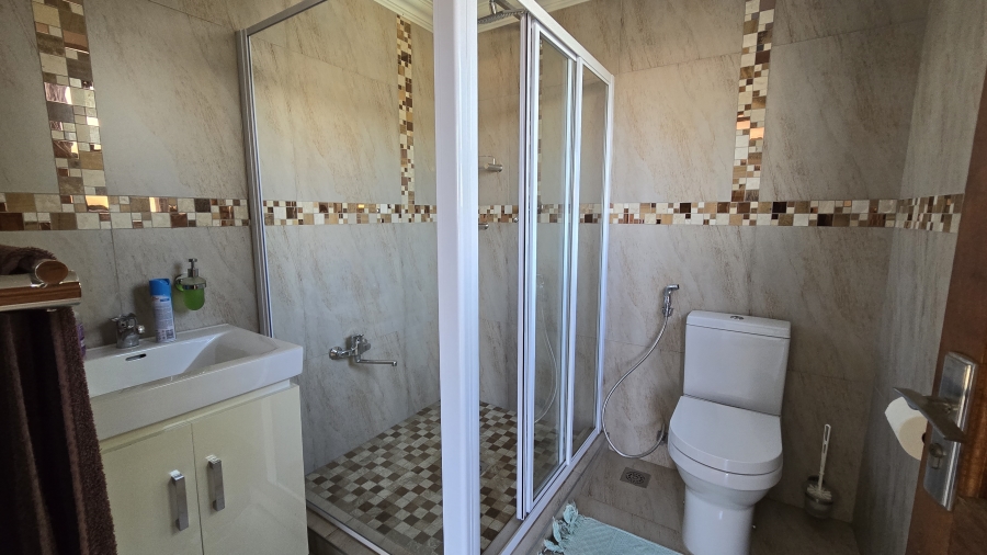 6 Bedroom Property for Sale in Winchester Hills Gauteng